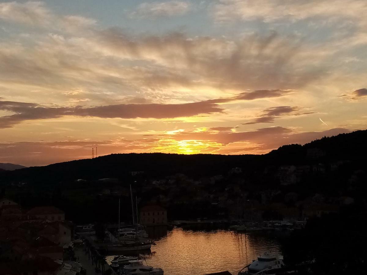 Apartment Sea View Jelsa  Dış mekan fotoğraf